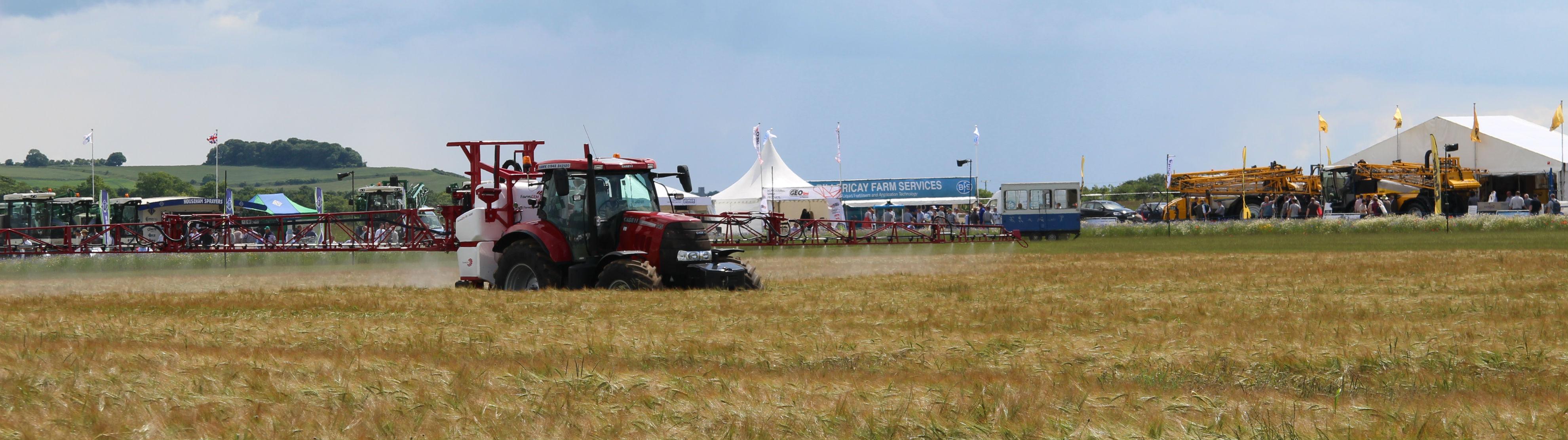 Look at the size of the boom on that sprayer!