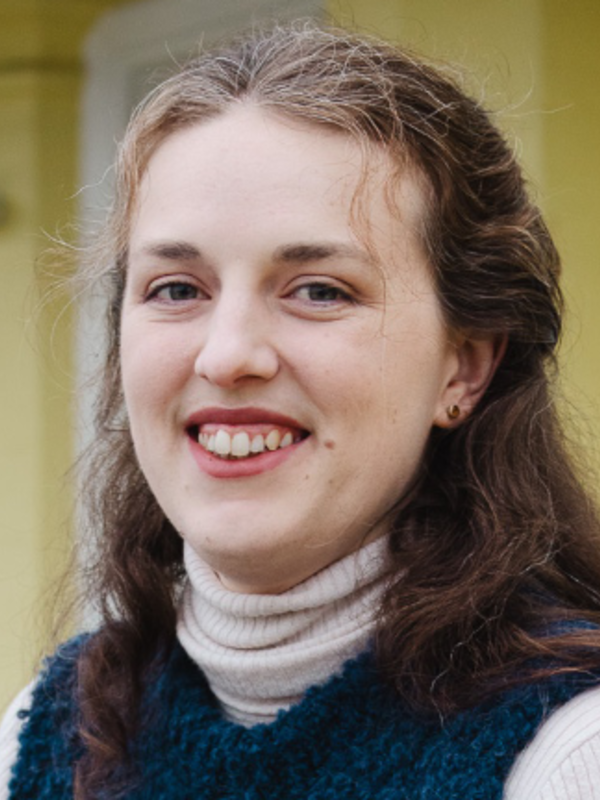  Iris Hardege